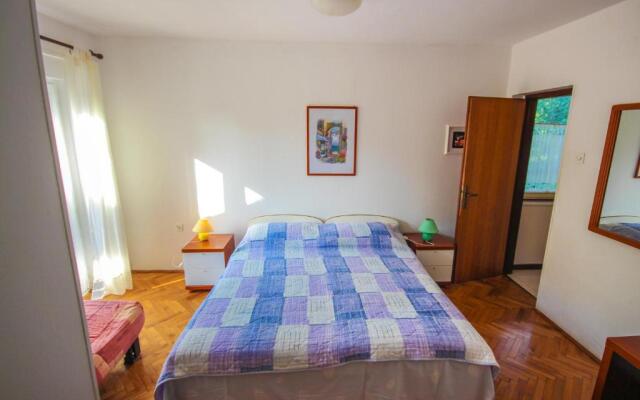 Cukon Holiday Home