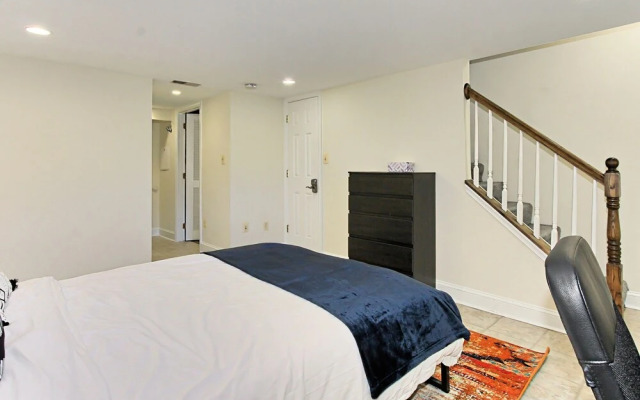 Beautiful 3br/2ba Colonial House | CozySuites