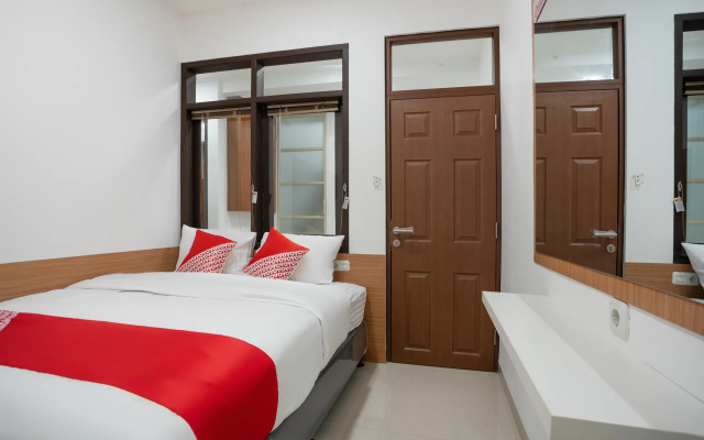 Hotel O Hegarbudhi Residence