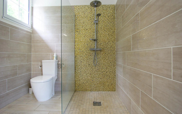 Résidence ZEN & CALM immense HAUT DE VILLA F4 avec piscine