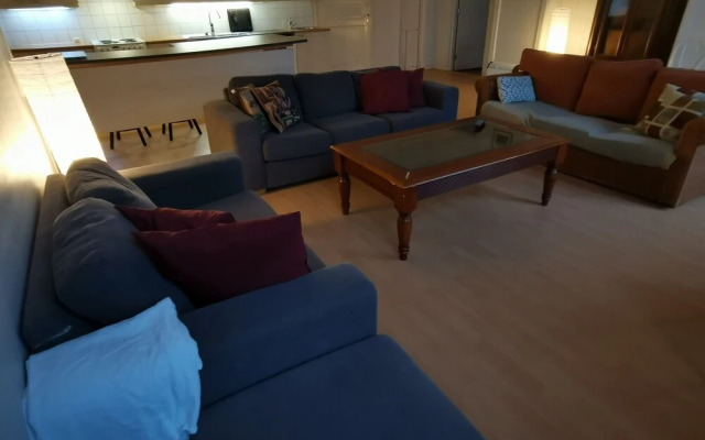Immaculate Residence 5-bed Apartment in Kotka