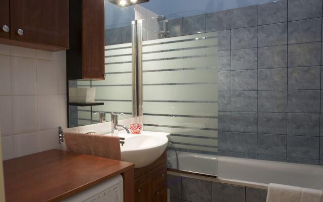 "stunning 2 Double Bedroom Apartment In The Centre Of Budapest"