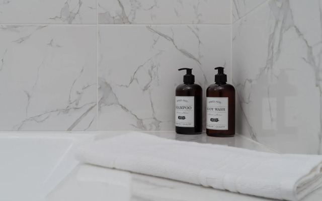 Йо Плейс микрорайон Любимово 18