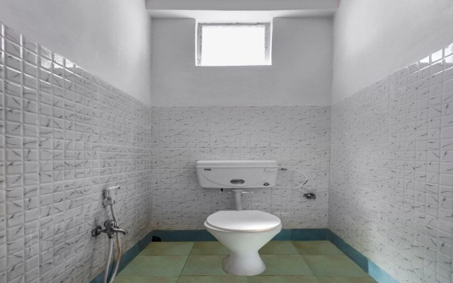 Sharav Chandra's Hotel by OYO Rooms