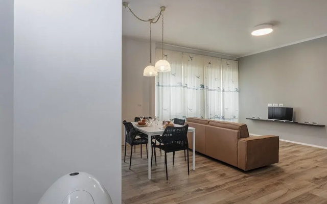 Quinto Modern Flat by Wonderful Italy
