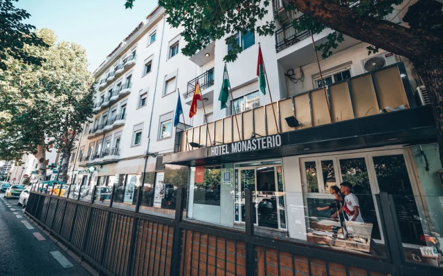 Hotel Los Jeronimos y Terraza Monasterio