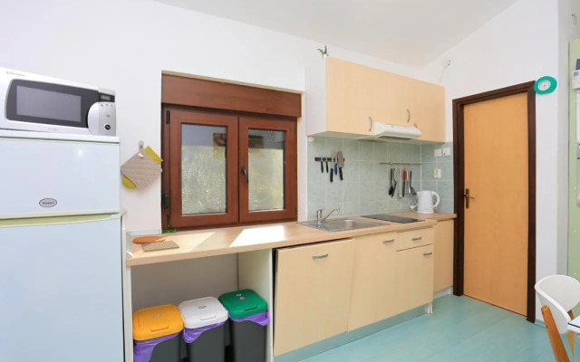 Apartments by the sea Slatine, Ciovo - 9453