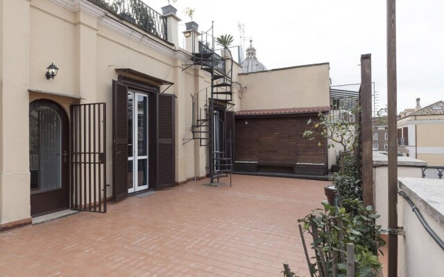 Great Terrace Flat a Few Steps From Spanish Steps