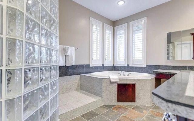 Luxury Estate with Mountain Views