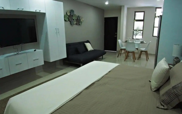 Palmarena Rooms and Residences - Long Stay Comfort with Parking, Sauna, Gym and Pool (Steps from 5th Avenue)