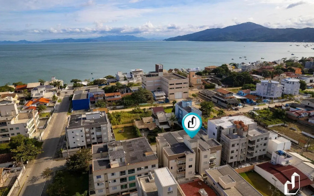 Apartamento com 02 dormitórios