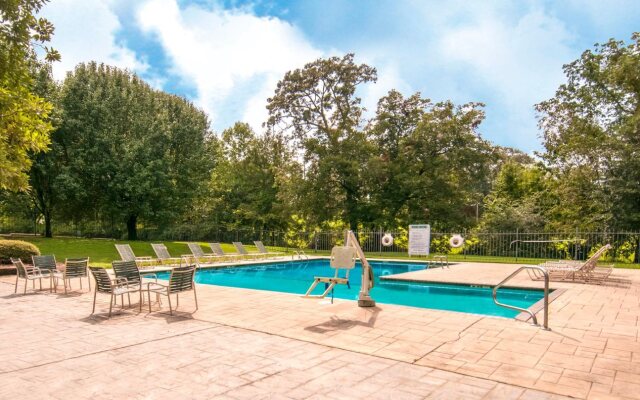Cabot Lodge Millsaps