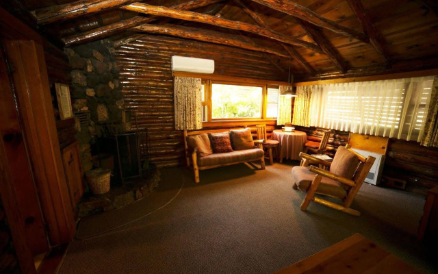 Orchard Canyon on Oak Creek