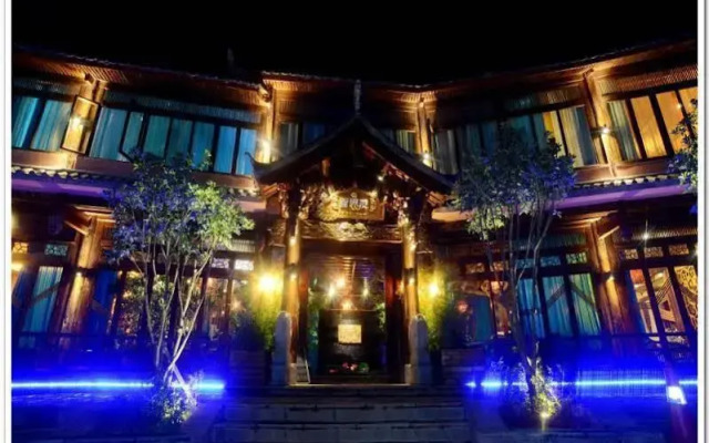 Lijiang Ritz-Man Art Club