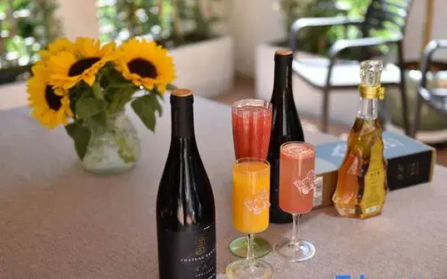 Haoran Roam| Lakeside Retreat · Leisure Luxe Holiday Inn