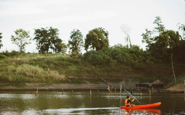 Pufa EngNam Lake Resort