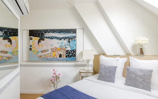 Merveil Luxury Suites - Royale - Saint Honore view