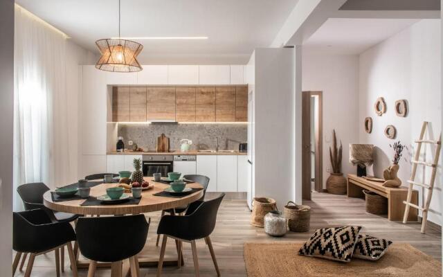 Khroma Luxury Suite 1 Beach front apartment