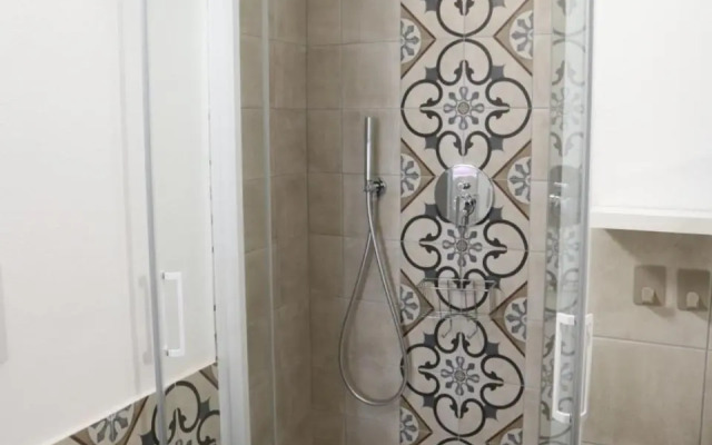 Casa GiGio 011030-LT-0223