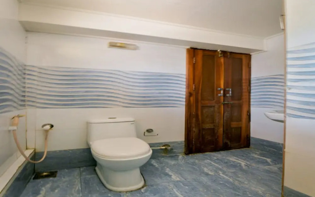 OYO 13525 HouseBoat My Trip Deluxe 3 BHK Private