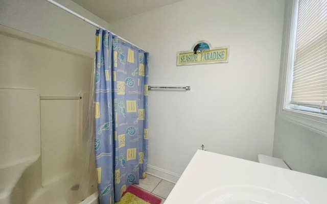 Salt, Sand And Sudds 5 Bedroom Home by RedAwning