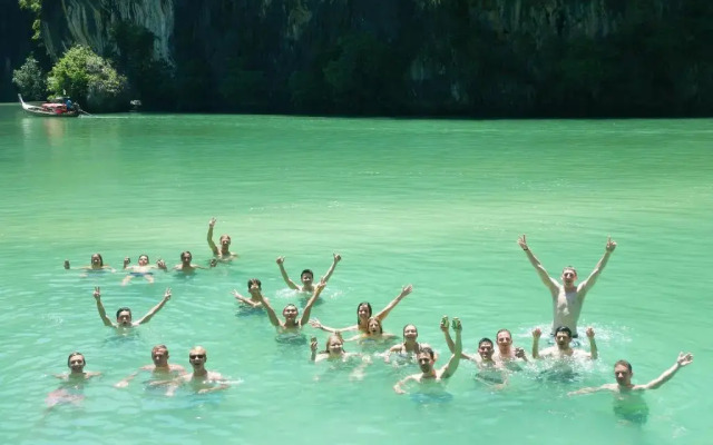 Balcony Party Hostel - Adult Only +18