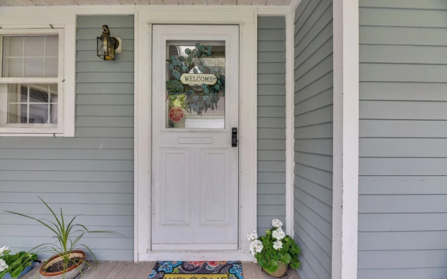 Centrally Located Retreat Near Chautauqua Lake