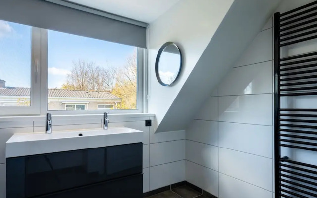 Detached new 10-person Villa in Holiday Park