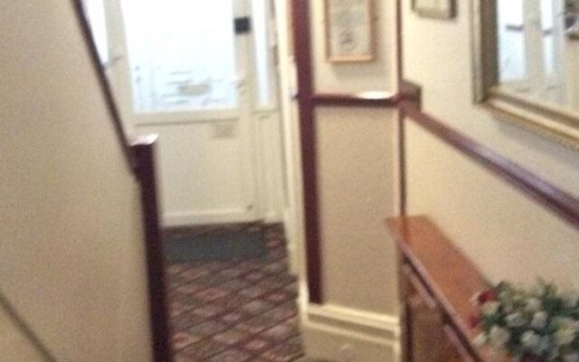 Shazron Guest House