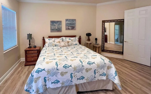 Naples Home w/ Private Heated Saltwater Pool/lanai