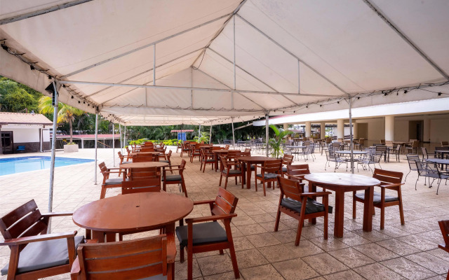 Best Western Las Mercedes Airport