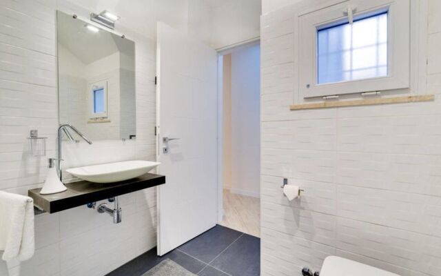 Luxury, Large Flat With Terrace on Vatican Walls