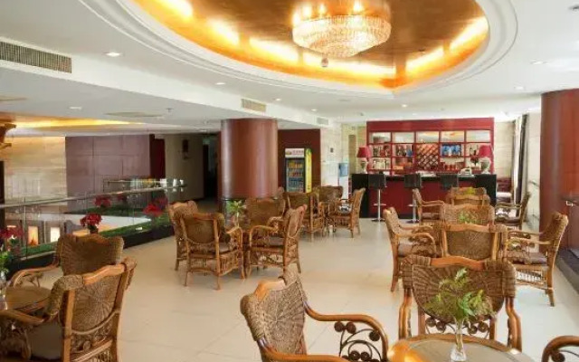 Shiwai Taoyuan Hotel