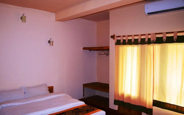 Chitwan Paradise Hotel