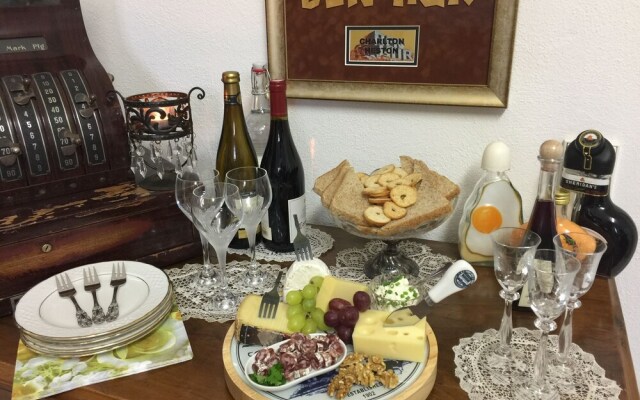 Bed & Breakfast Castle Hollywood