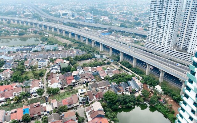 Modern And Homey Studio At Grand Kamala Lagoon Apartment