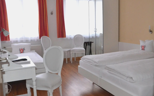 Hotel Weisses Kreuz - Image 2