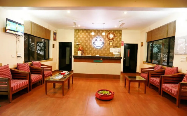 Corbett Aroma Park By Royal Collection