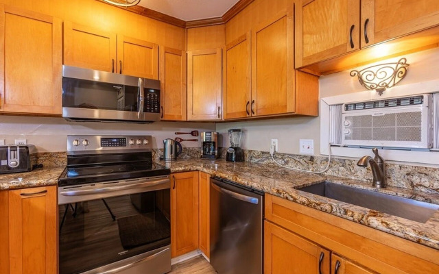 Kahana Sunset E5e 1 Bedroom Condo