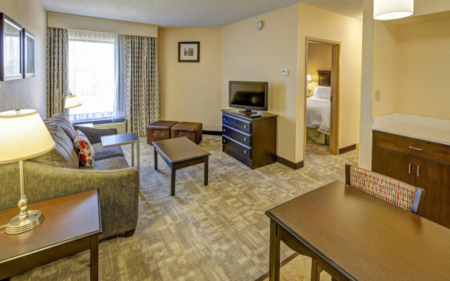 Hampton Inn & Suites Cleveland-Airport/Middleburg Heights