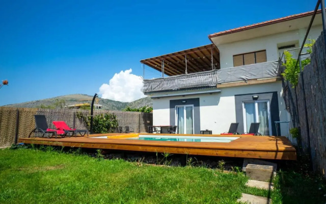 Apartman A2 s vlastitim bazenom
