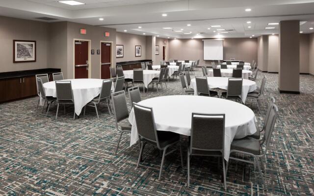 Hampton Inn St. Louis-Downtown (At the Gateway Arch)