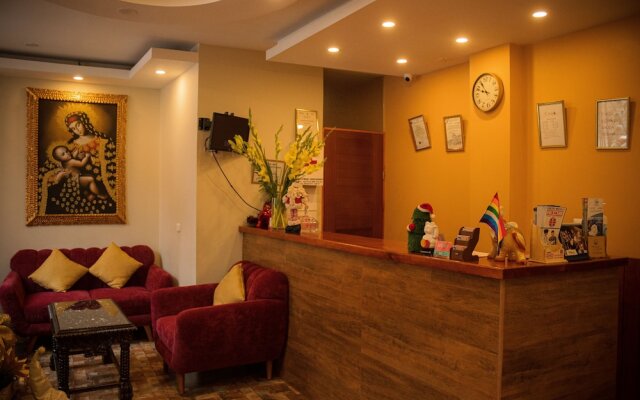 Cusi Hotel