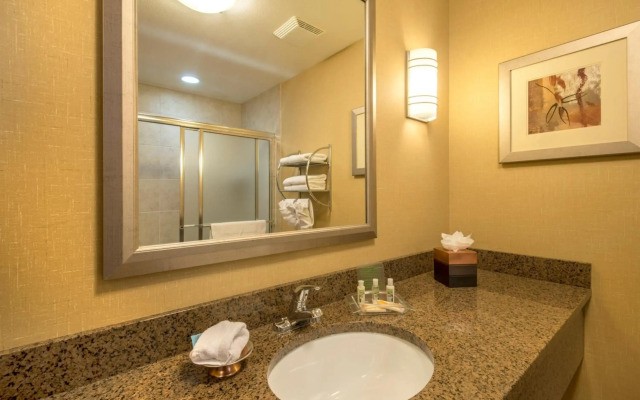Comfort Suites Visalia Convention Center