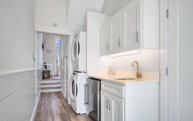 Good Vibes At Sunflower Beach