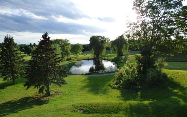 2 Bedroom Condo Golf Course Views 5166