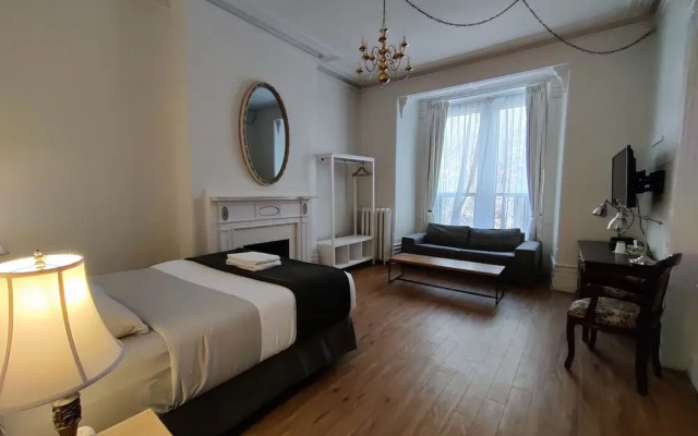 Hotel Ambrose