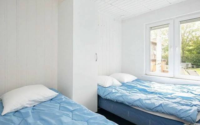 Four-Bedroom Holiday home in Vinderup 2