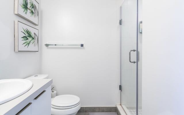 AOC Suites - Luxury Condo - City View