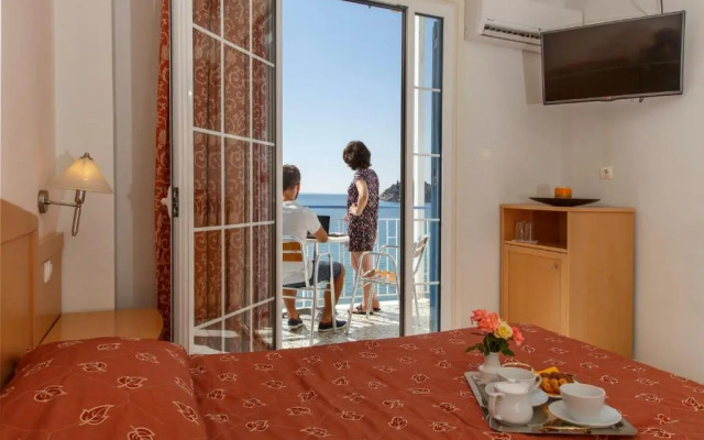 Hotel Tolo